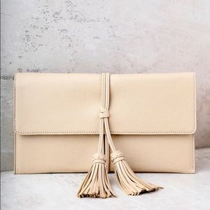 Lulu’s Indra Tan Tassel Clutch